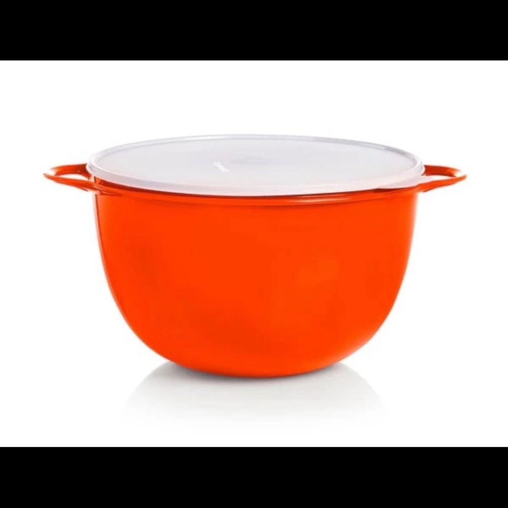 NEW in Package - Tupperware Jumbo Bowl - Red with White Seal - Picture 3 of 10